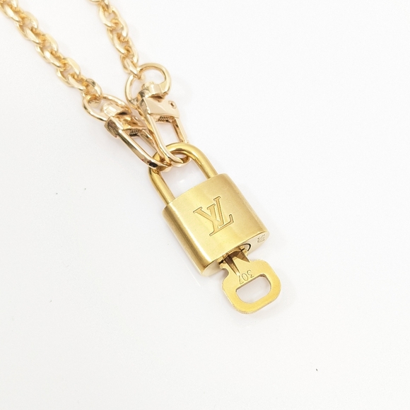 Price is firm.✨ Louis Vuitton ✨ chain lock and key match #307 - Picture 2 of 11